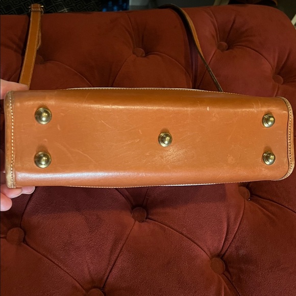 Dooney & Bourke Vintage White Shoulder Bag - Picture 3 of 14